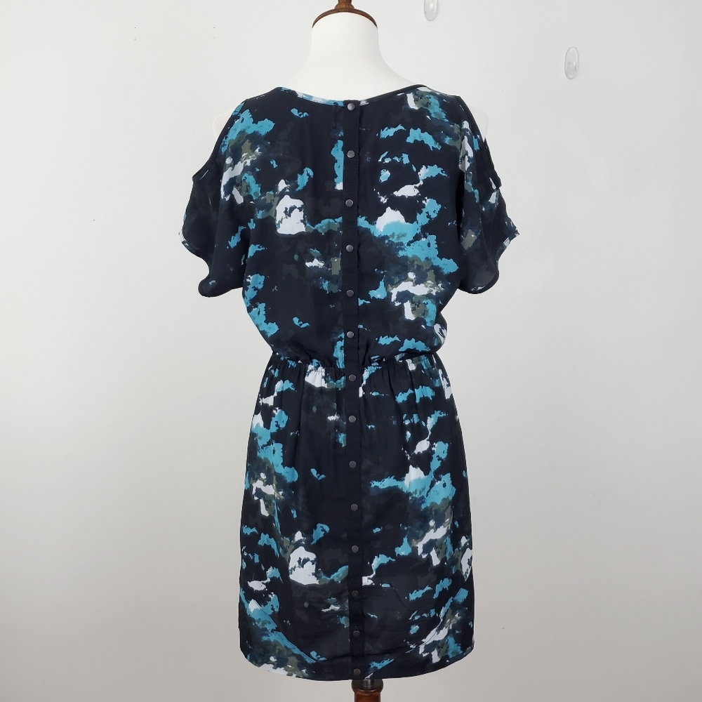 UO Silence + Noise Cold Shoulder Dress - Picture 10 of 15